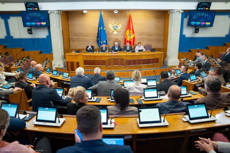 Read more about the article Bruka crnogorskih poslanika: Saradnja sa izraelskim parlamentom koji primenjuje najdiskriminatorniji zakon još od vremena nacističke Njemačke